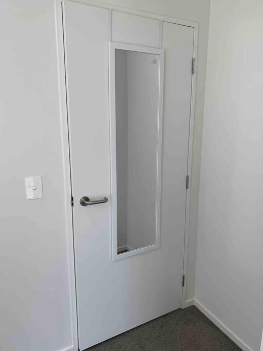 כרייסטצ'רץ' 2 Bedrooms Apprtmt Plus Underground Parking In Cbd מראה חיצוני תמונה
