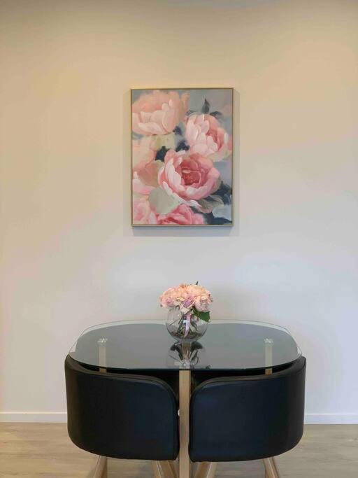 כרייסטצ'רץ' 2 Bedrooms Apprtmt Plus Underground Parking In Cbd מראה חיצוני תמונה