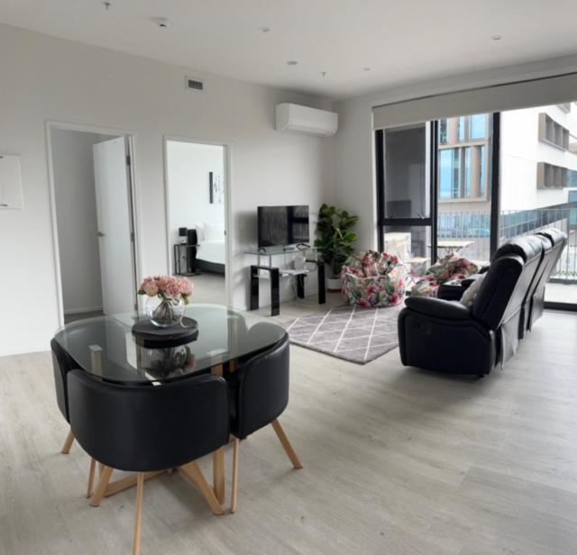 כרייסטצ'רץ' 2 Bedrooms Apprtmt Plus Underground Parking In Cbd מראה חיצוני תמונה